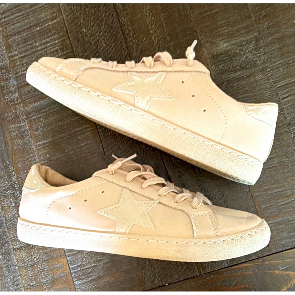 Vintage Havana Carla Beige Women's 7.5 M Low Top Sneaker Star Slip On